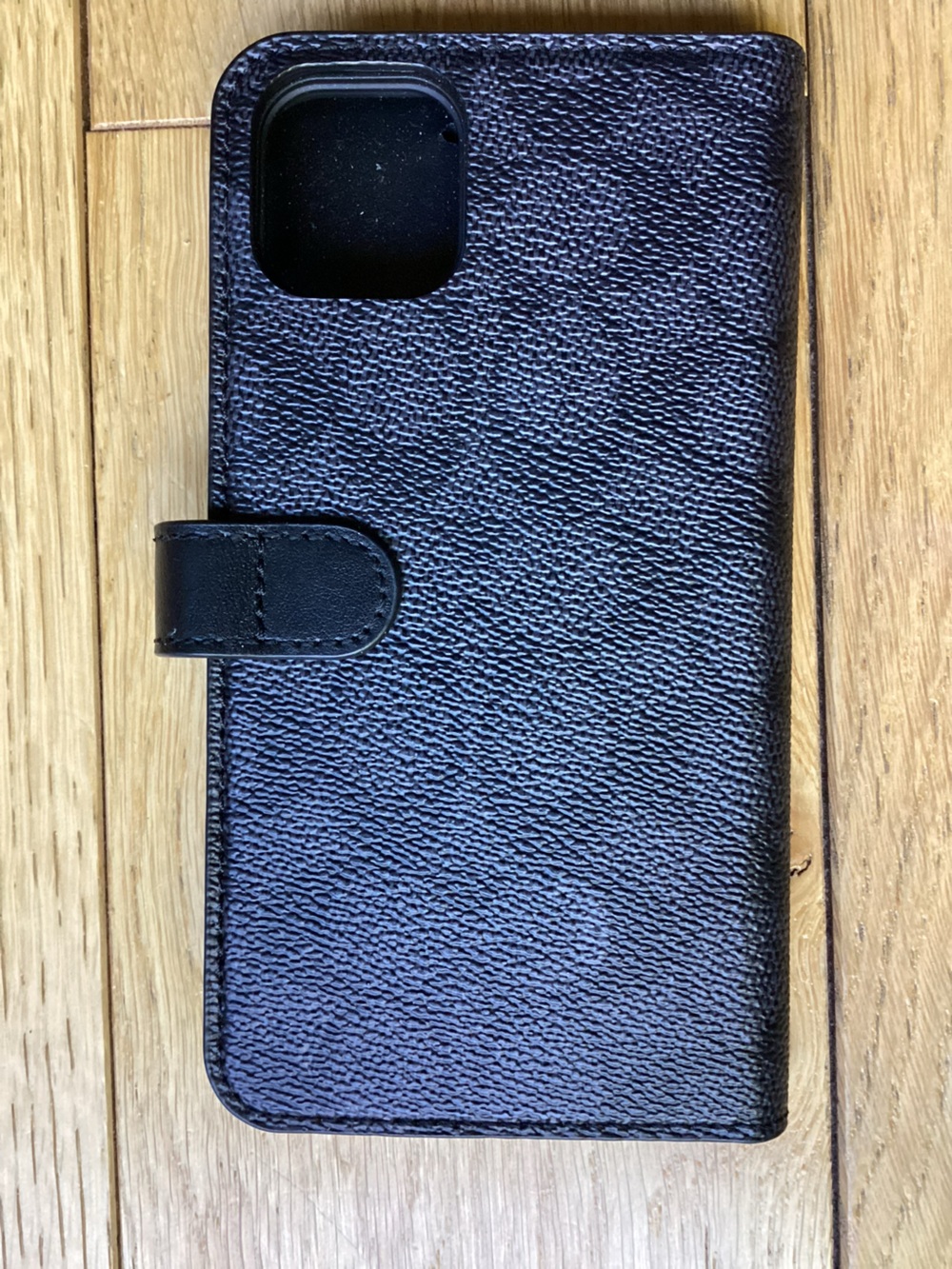 Coach iPhone 15 pro wallet / iPhone case